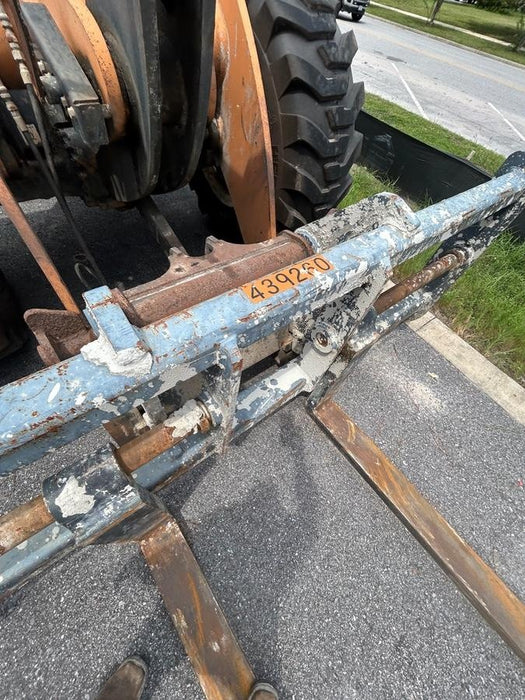 2018 Case 521G CLOSED CAB, JRB 416 STYLE HYD COUPLER