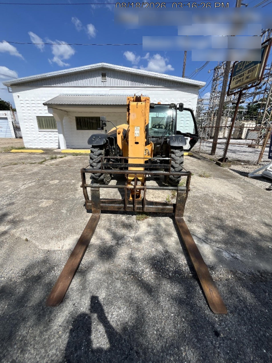 2019 JCB 509-42 Cab/Heat/Air, 74 HP, Solid Tires, STD Worklight, Beacon, Aux Hydraulics, Lifting Eye, Back up Alarm w/66" Carriage/60" Forks