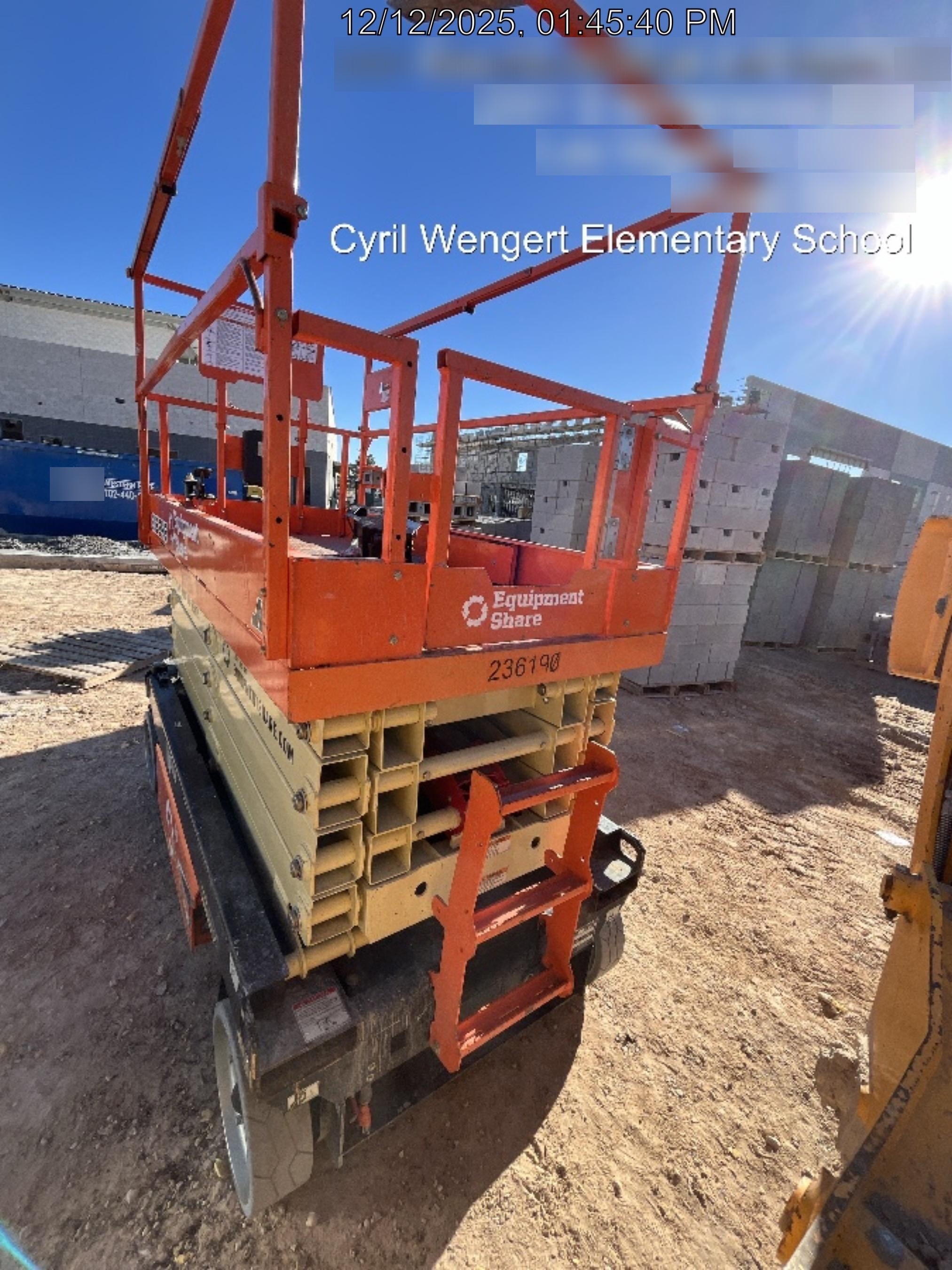 2022 JLG ES3246