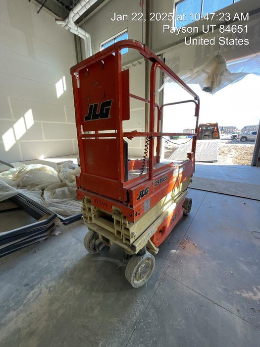 2017 JLG 1930ES Standard Options