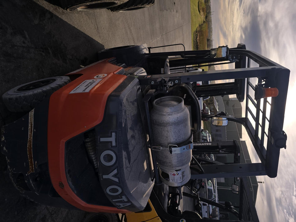 2022 TOYOTA 50-8FGU25