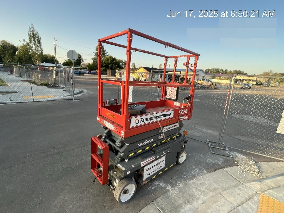 2022 SKYJACK SJ3219