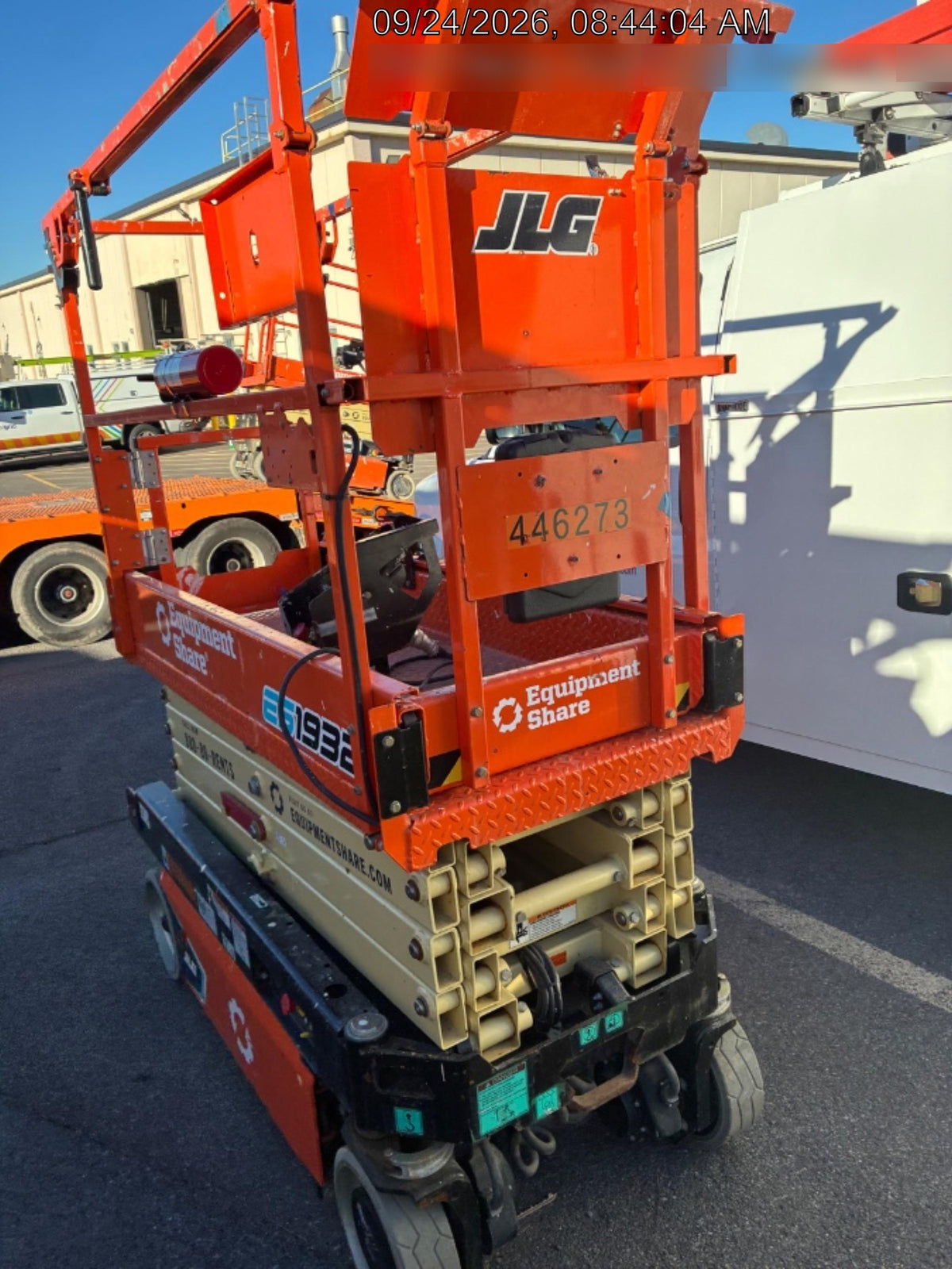 2024 JLG ES1932