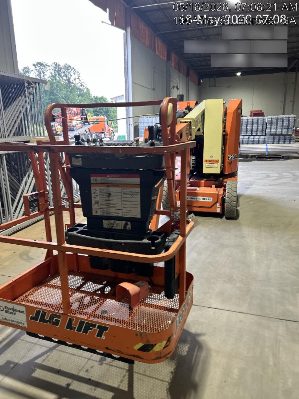 2021 JLG E300AJP
