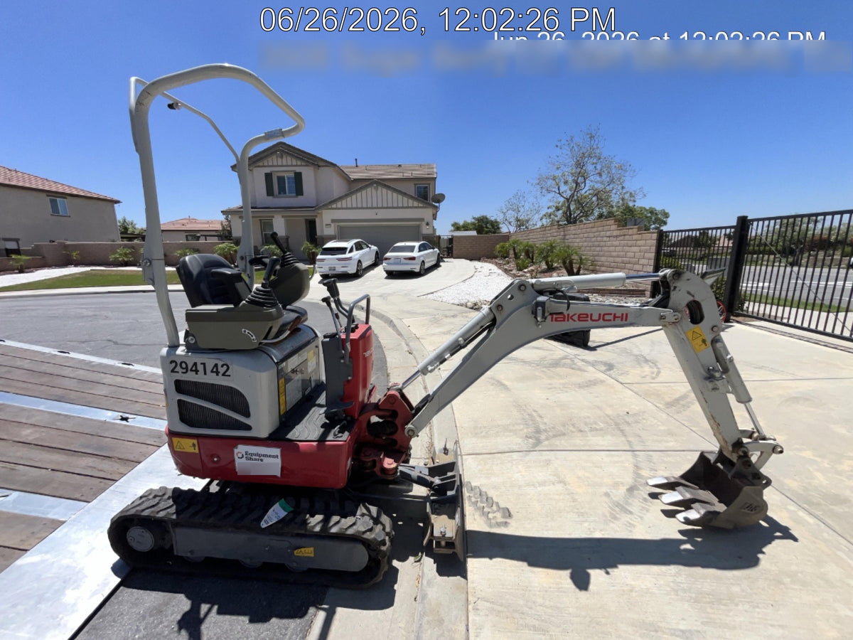 2023 TAKEUCHI TB210R