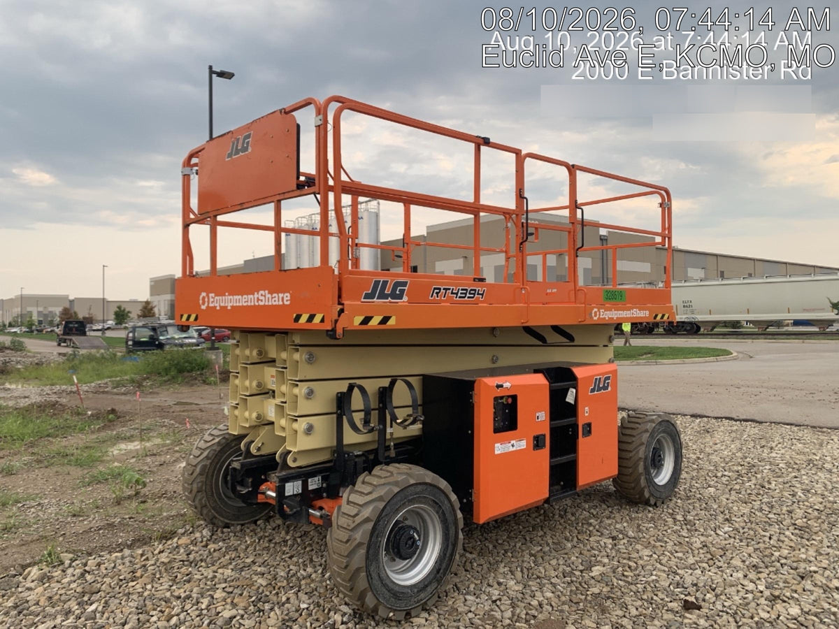 2023 JLG RT4394