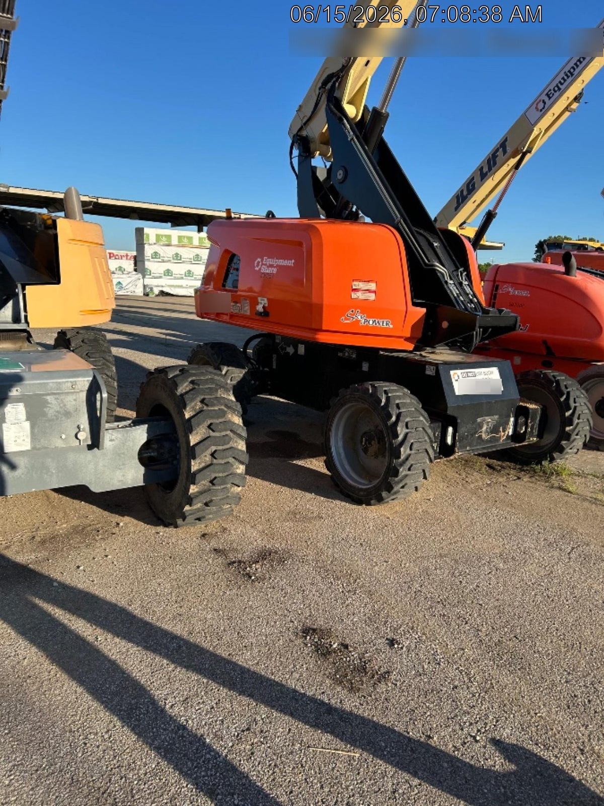 2023 JLG 660SJ