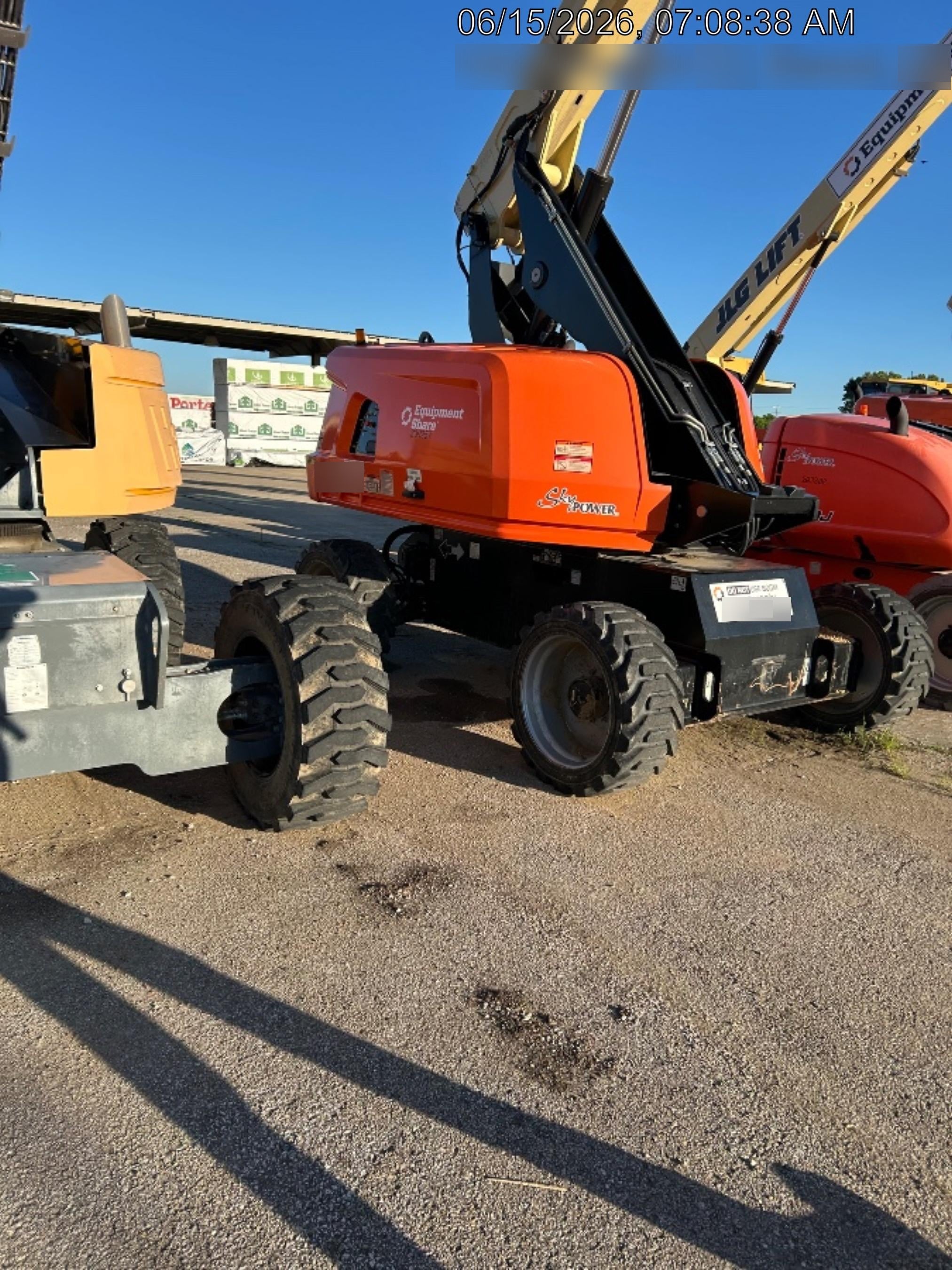 2023 JLG 660SJ