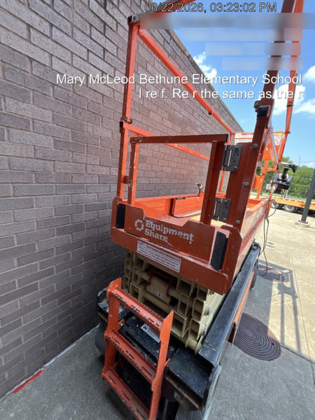 2023 JLG ES2632