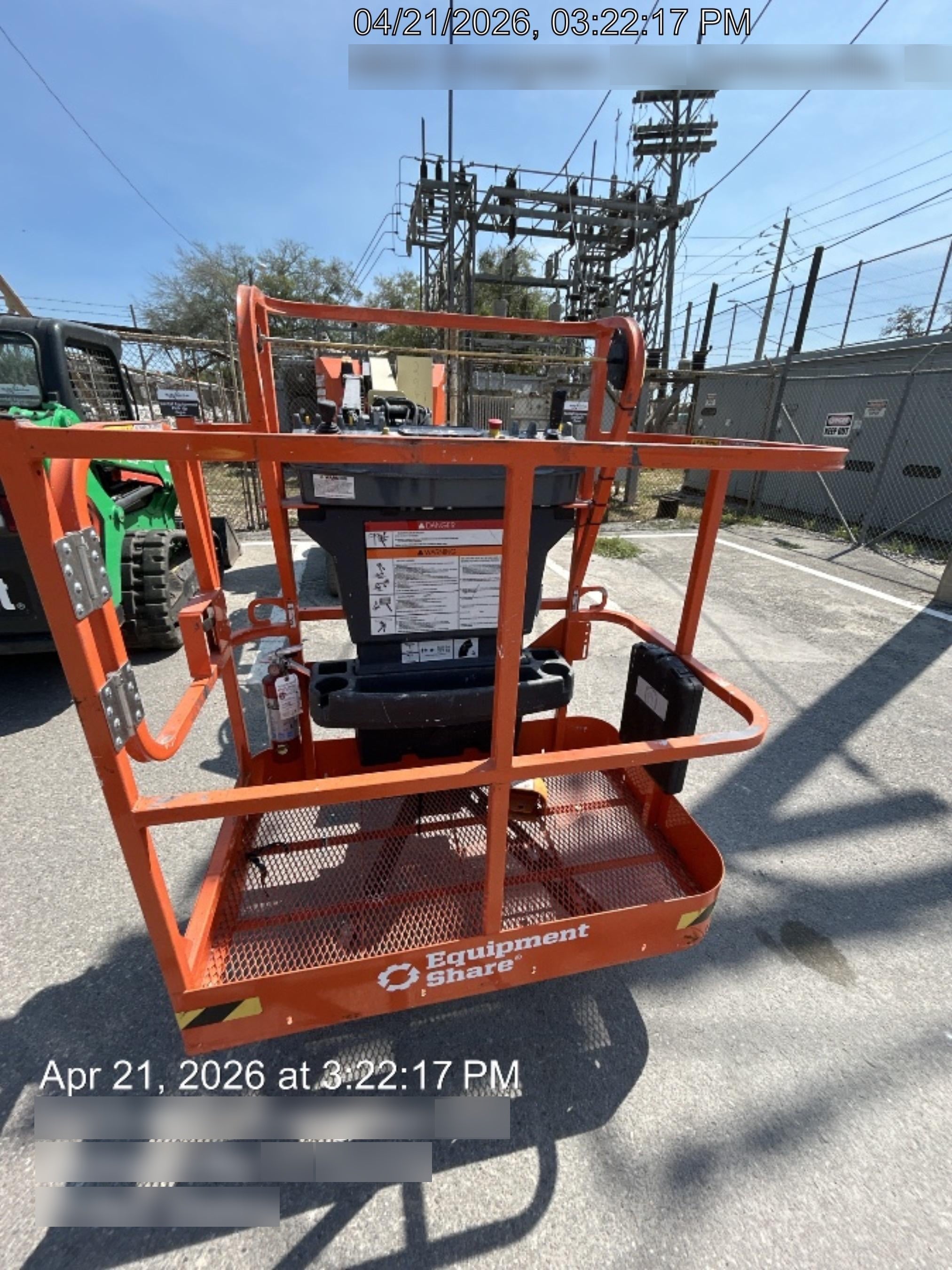 2025 JLG E300AJP