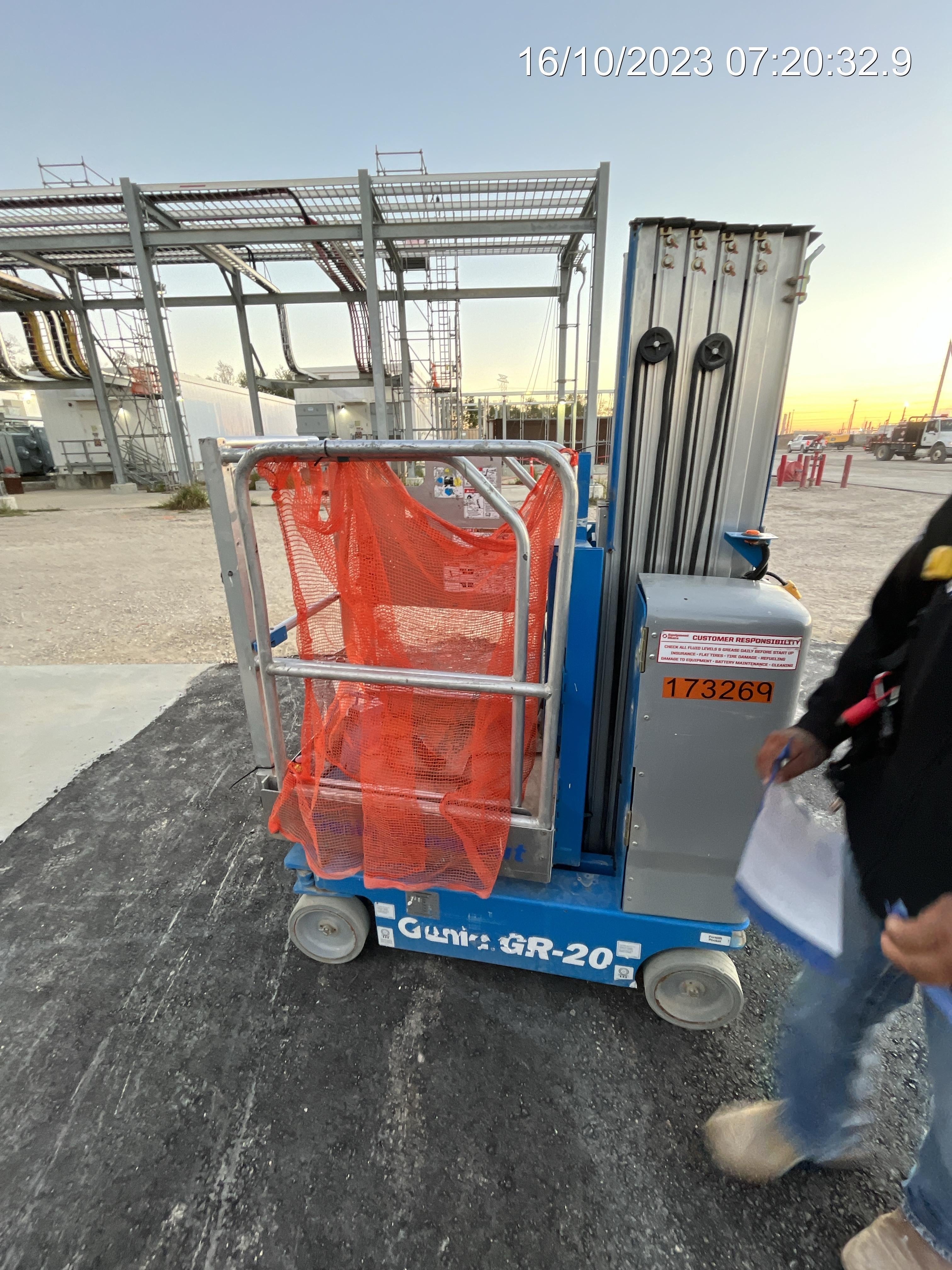 2021 GENIE GR-20