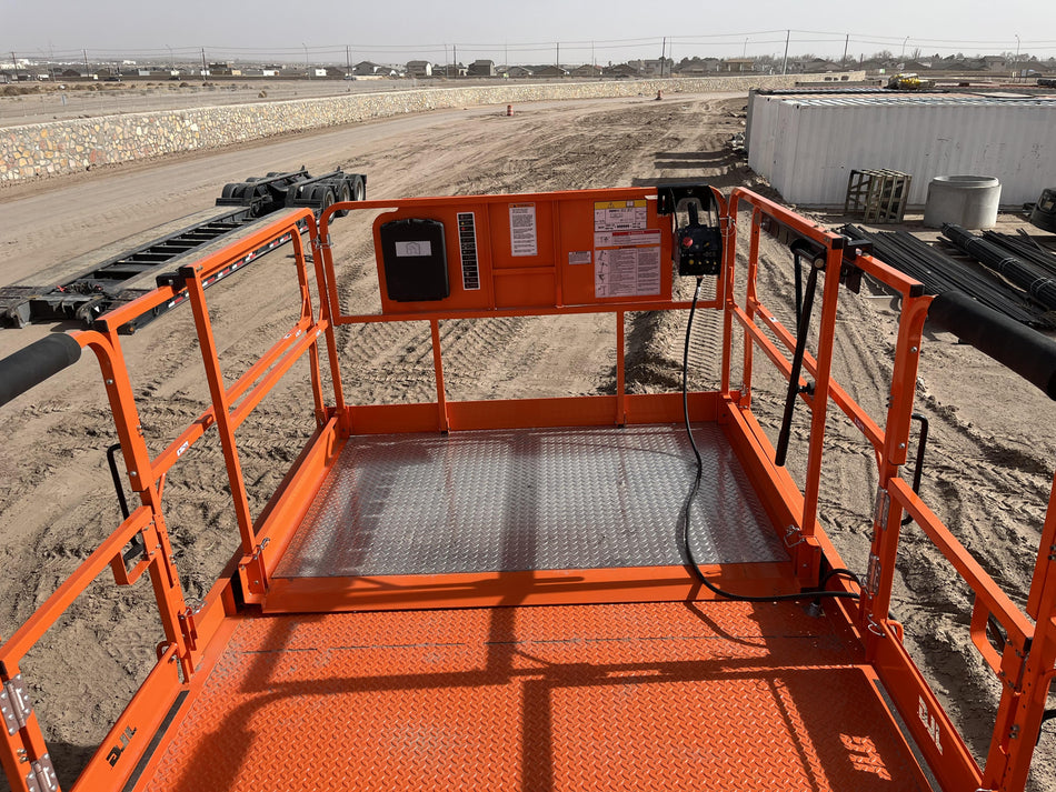 2023 JLG RT4394