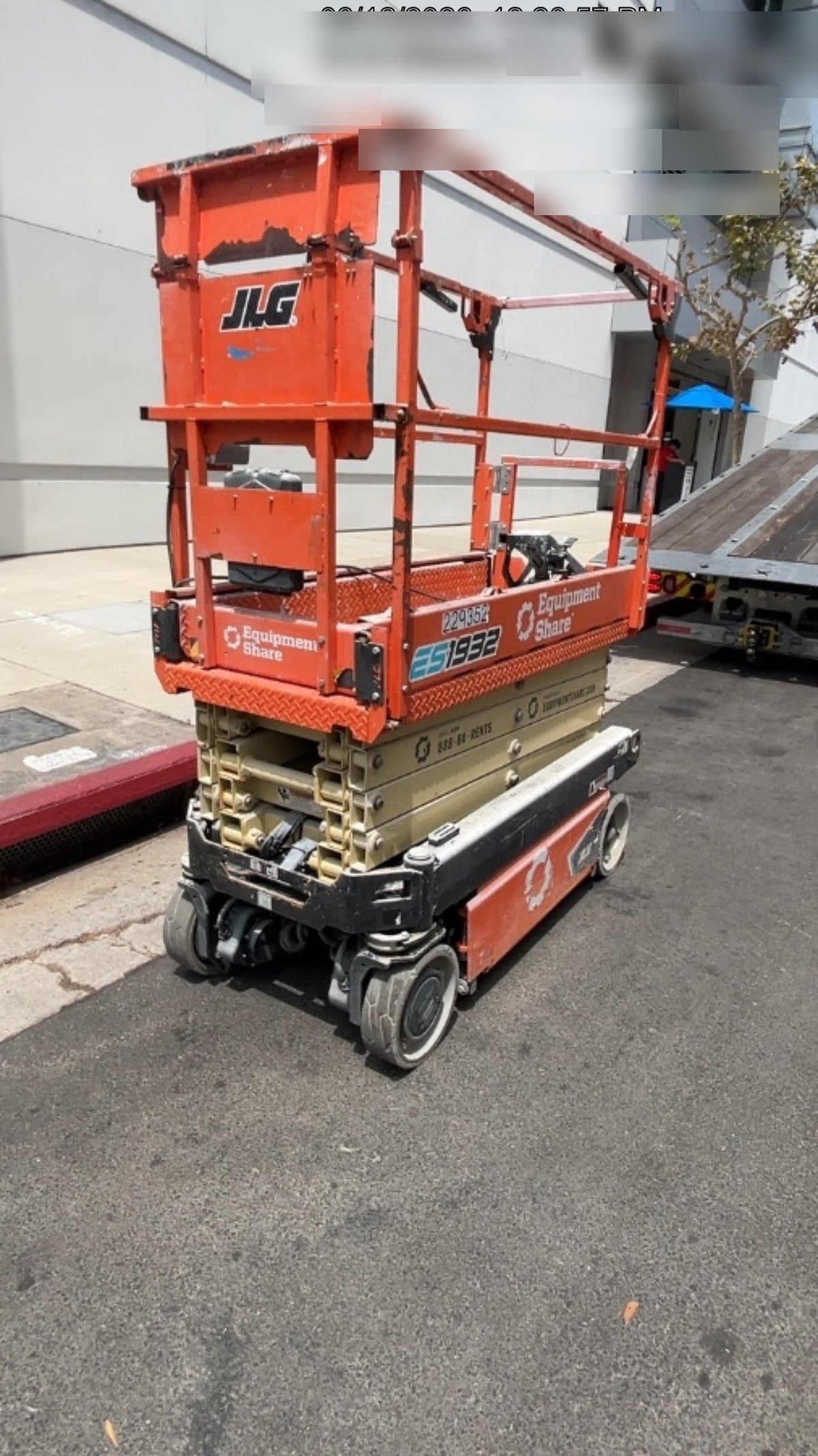 2022 JLG ES1932