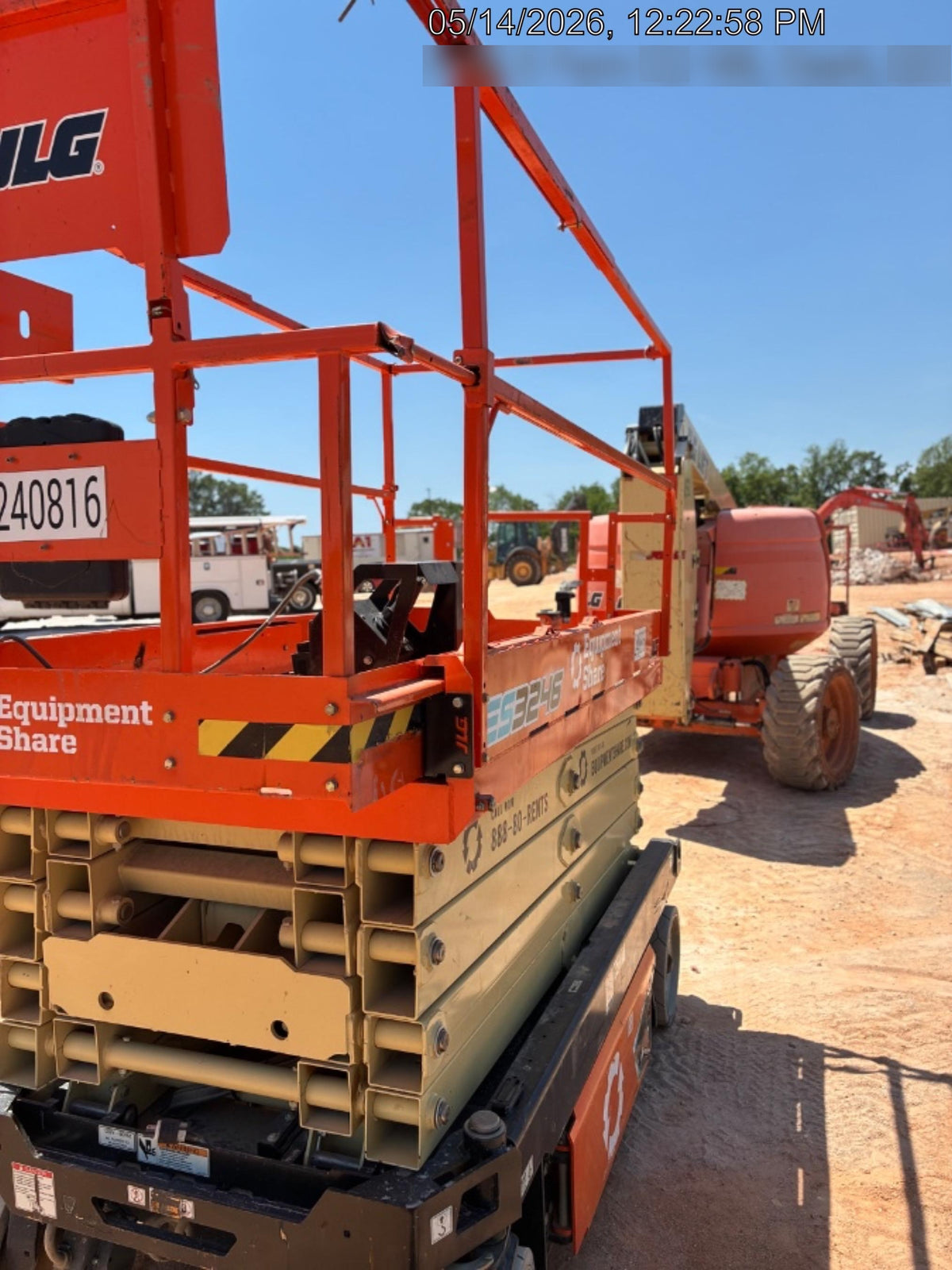2022 JLG ES3246