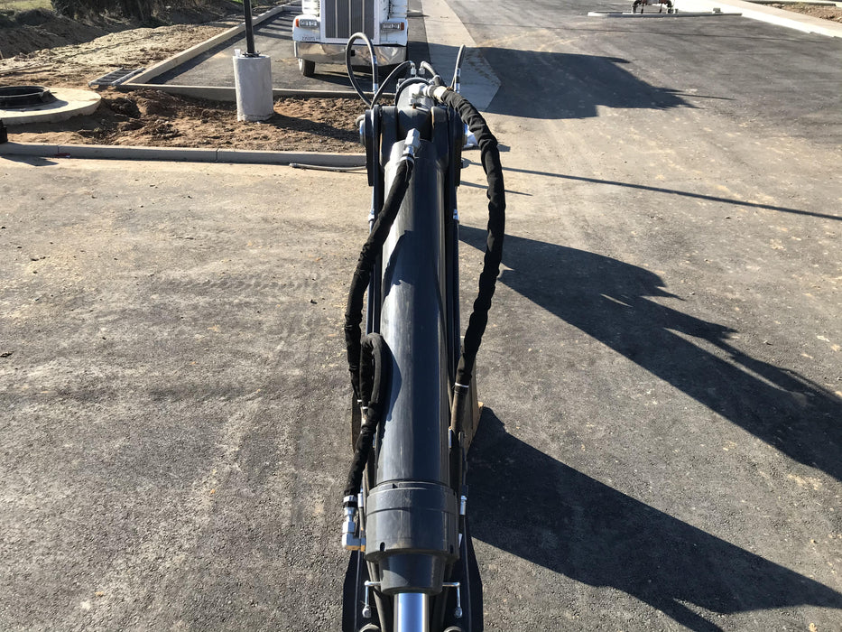 2020 John Deere 410L - Extendable Stick Canopy, 4WD, Extendable Stick, Pilot Controls, 2 Way Hydraulics, TAG Manual QC