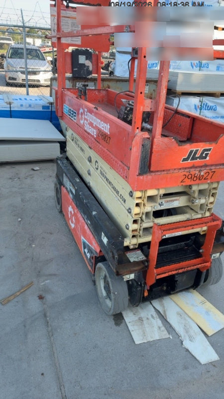 2023 JLG ES1932