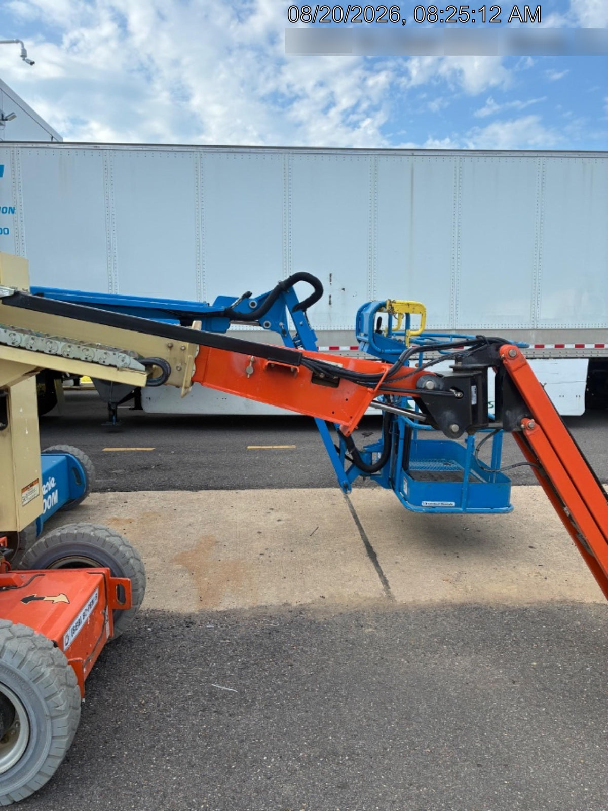 2021 JLG E300AJP