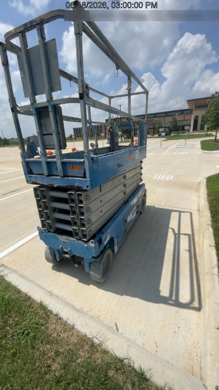 2017 Genie GS-3232 32' Narrow Electric Scissor Lift