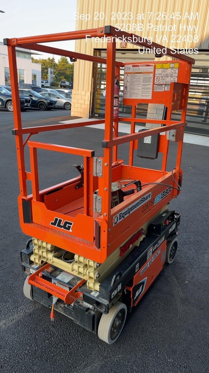 2022 JLG ES1330L