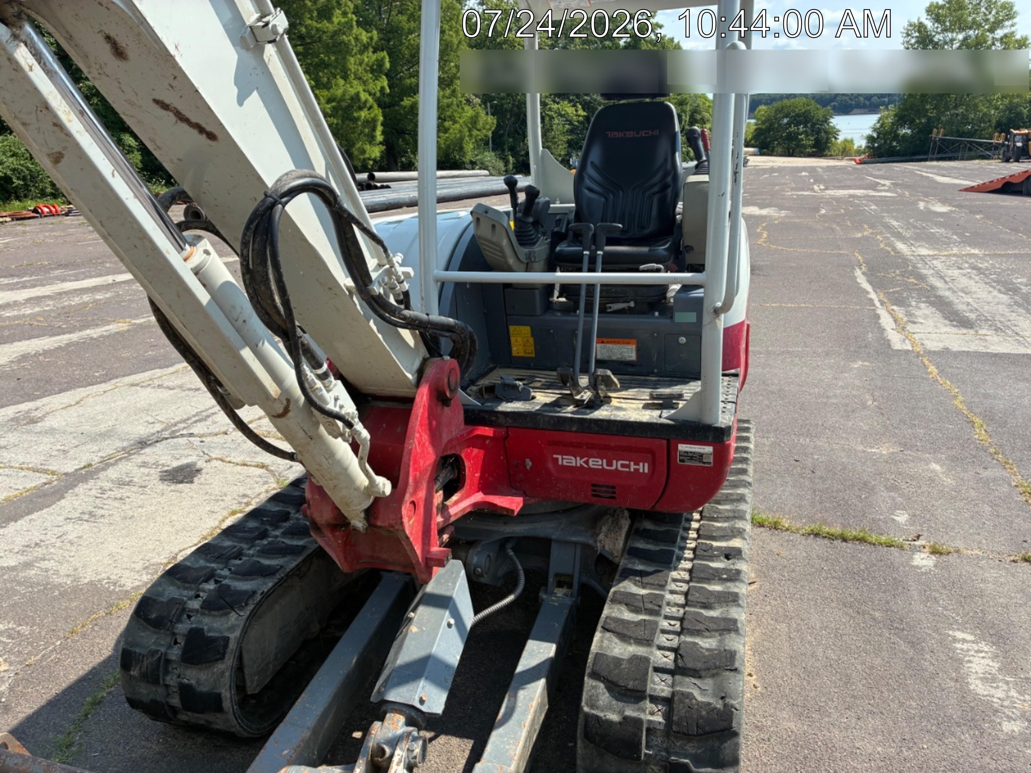 2022 TAKEUCHI TB250-2R