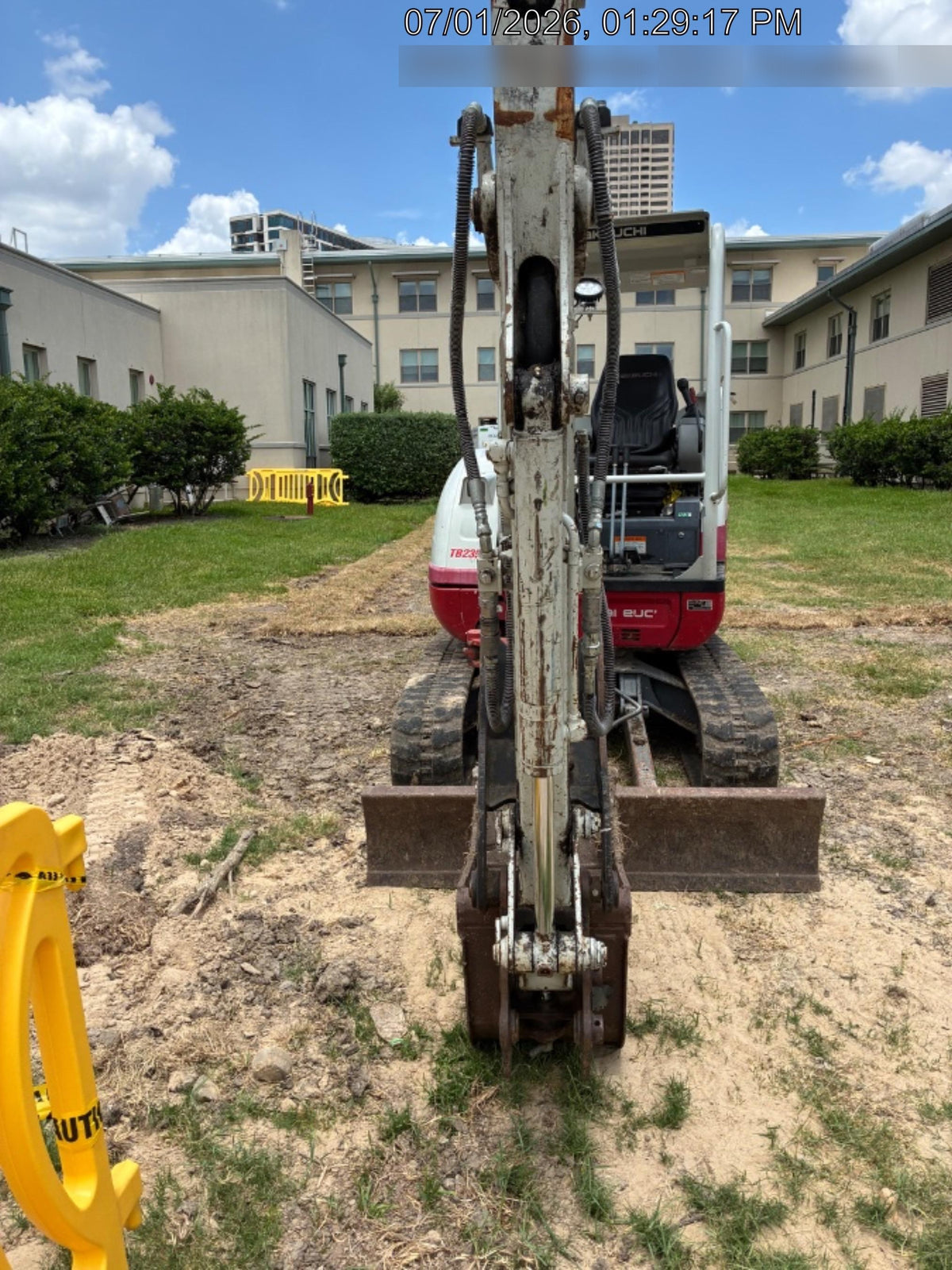 2022 TAKEUCHI TB235-2R