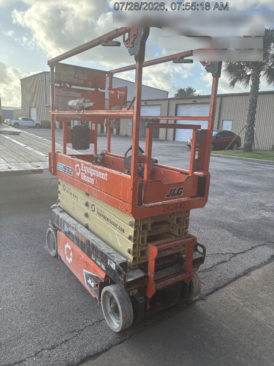 2022 JLG ES1932