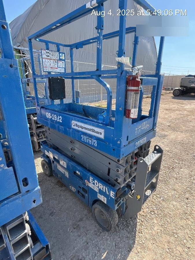 2022 GENIE GS-1932