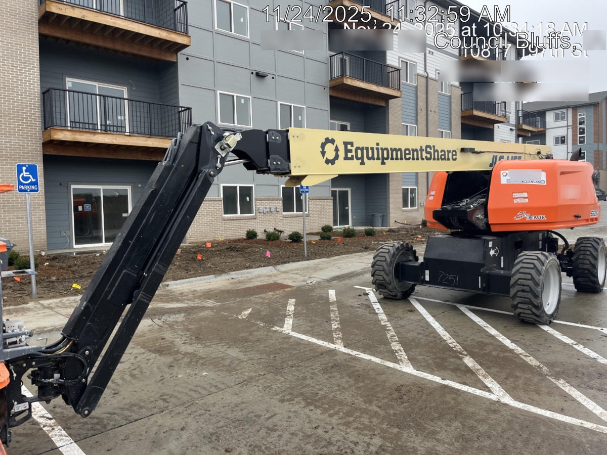 2023 JLG 660SJ