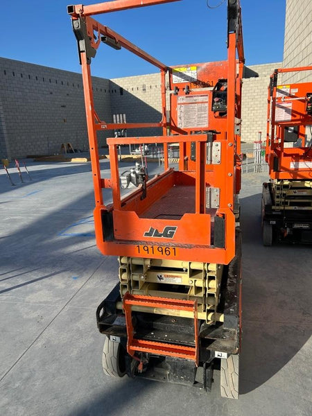 2021 JLG ES1932