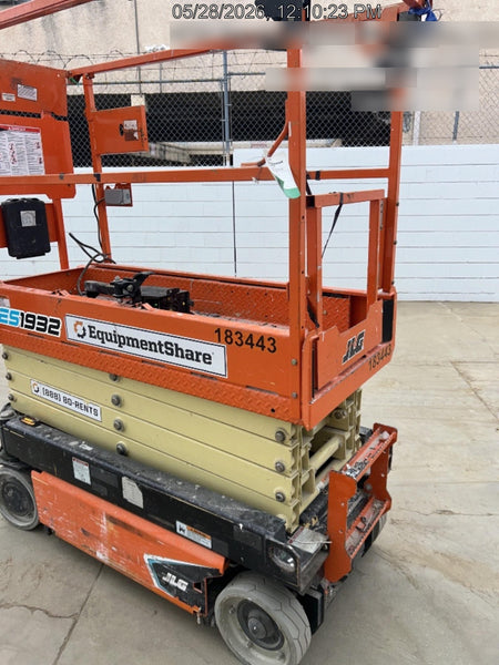 2021 JLG ES1932