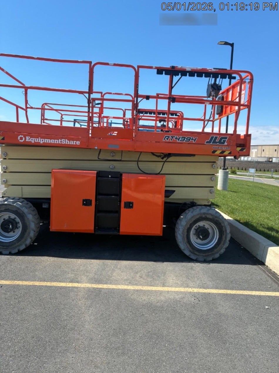 2023 JLG RT4394