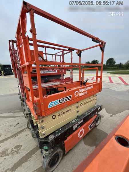 2022 JLG ES1932