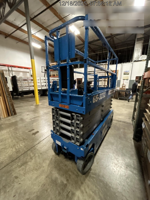 2020 Genie GS-3232 Standard, Folding half height swing gate, 800W Inverter