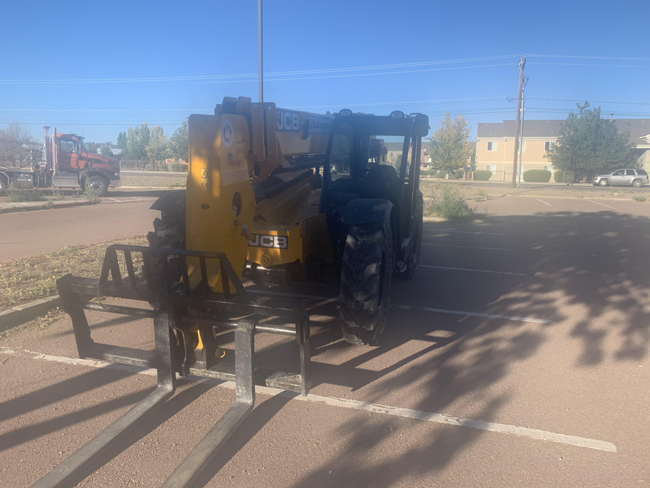 2020 JCB 509-42 Canopy, Solid Tires, Work Lights, Beacon, Aux Hydraulics, Back up Alarm, Lifting Eye, ES Decals