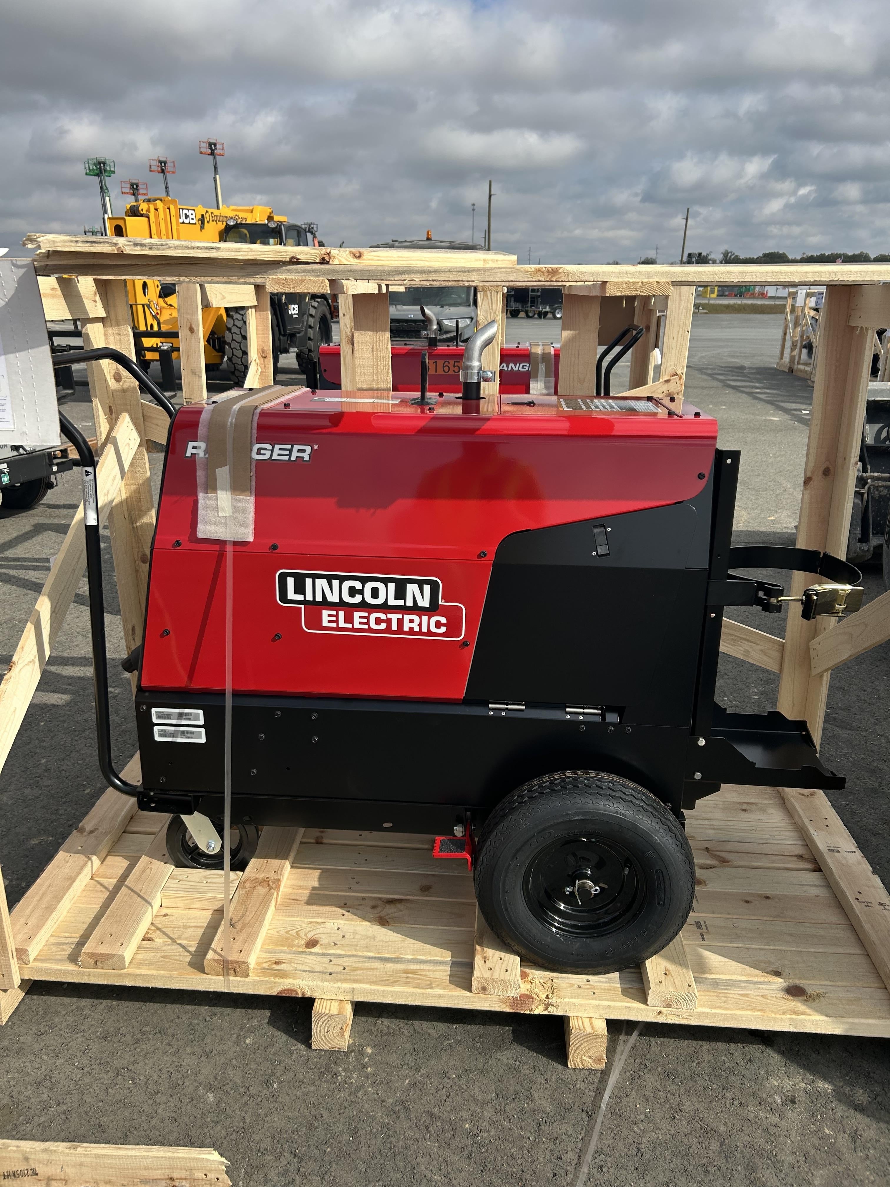 2025 LINCOLN ELECTRIC Ranger 305 LPG
