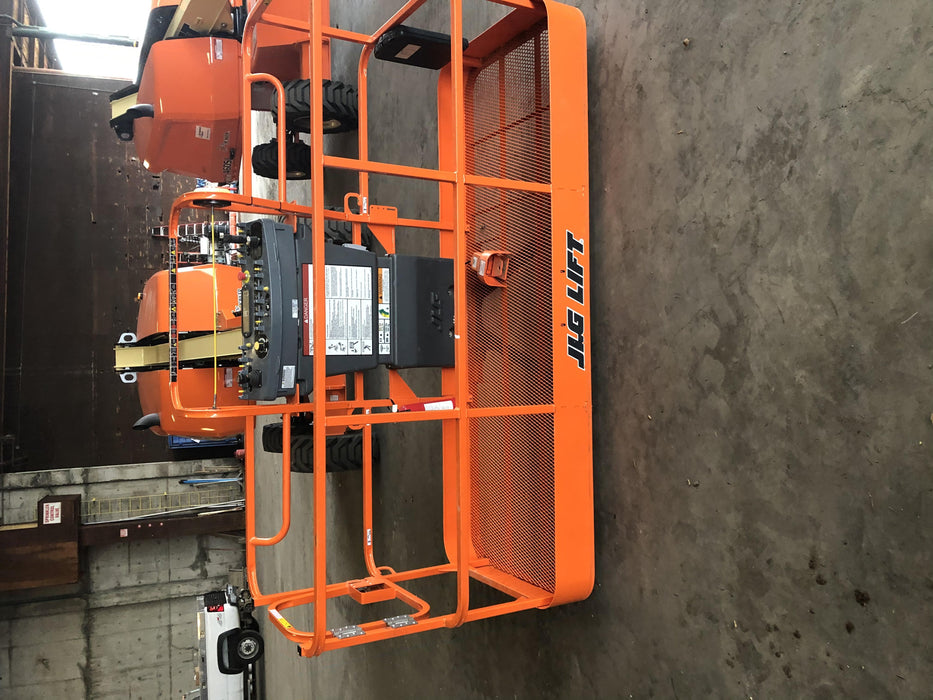 2019 JLG 400S
