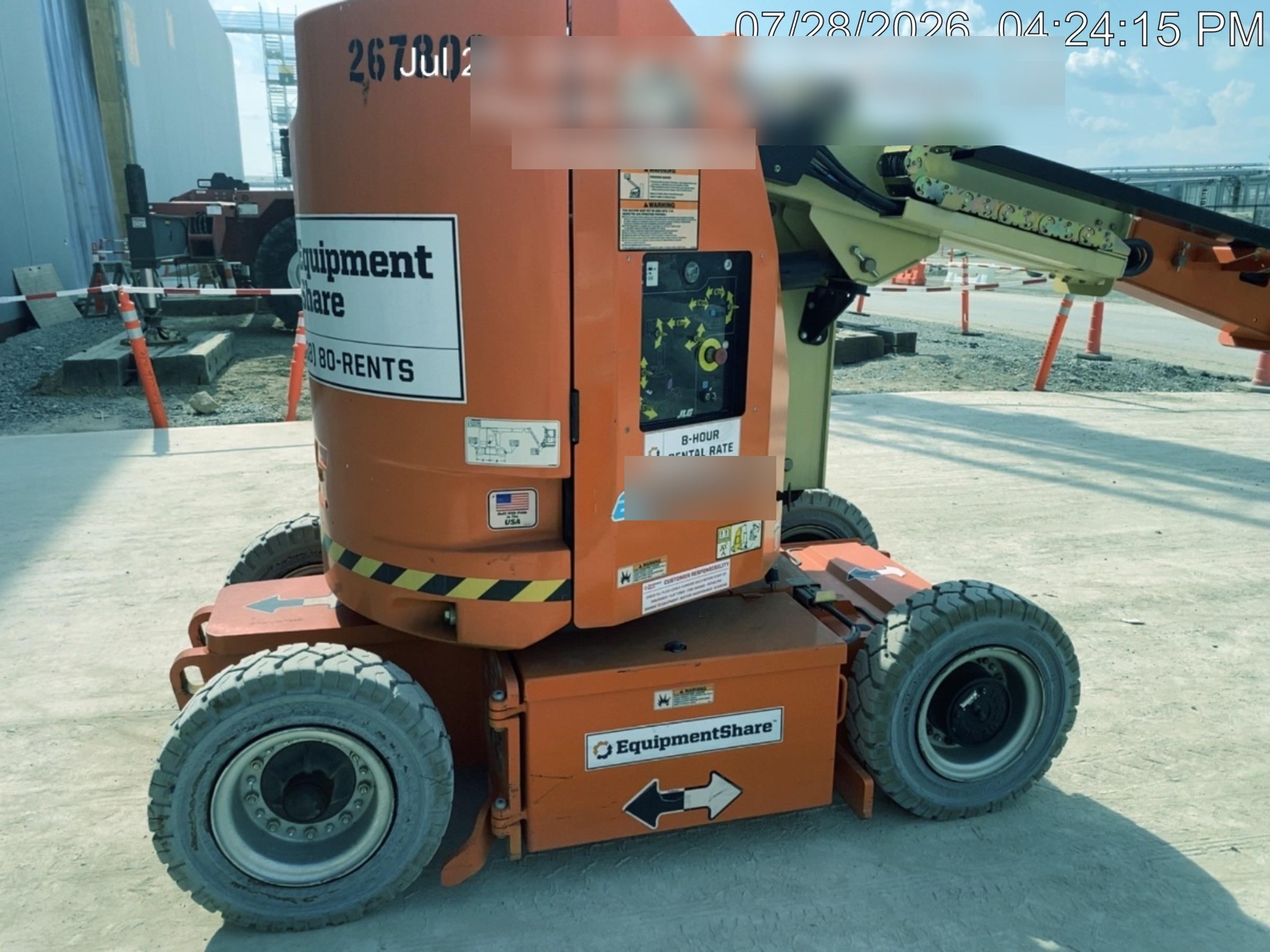 2022 JLG E300AJP