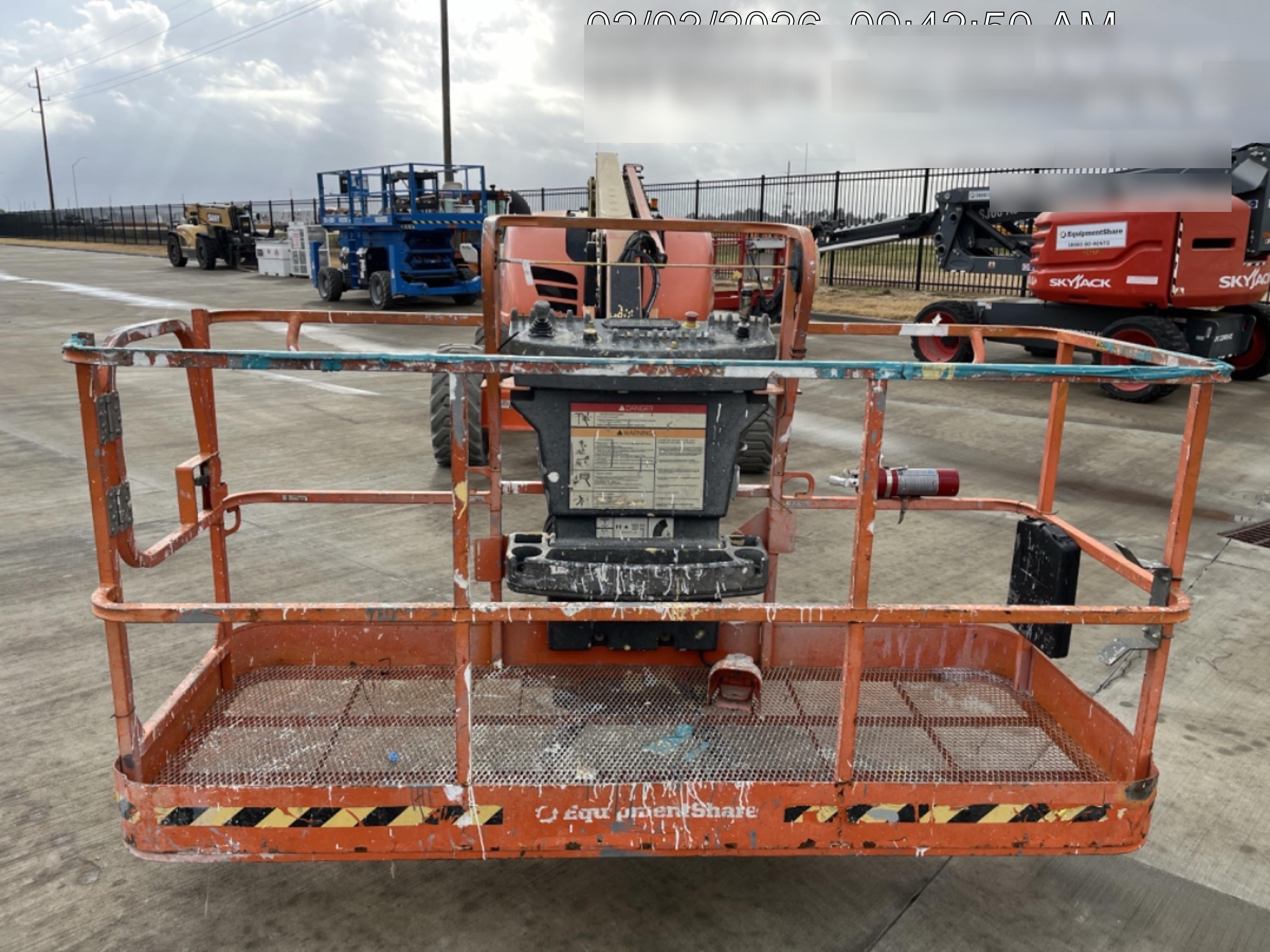 2023 JLG 600AJ