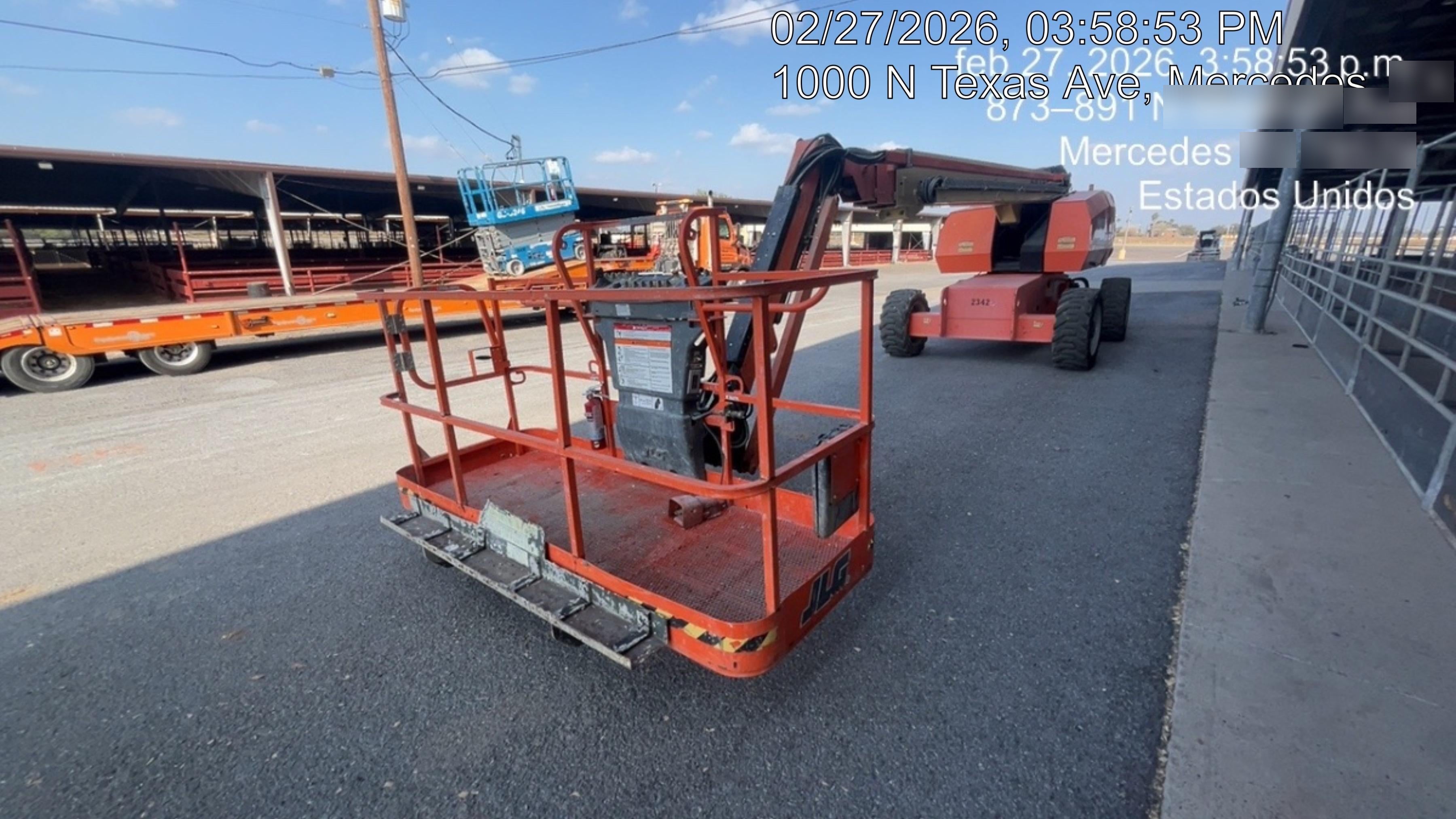 2017 JLG 660SJ
