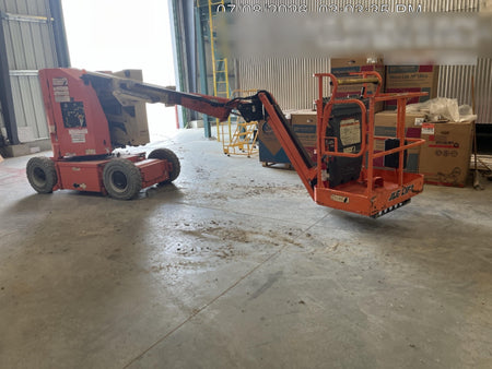 2019 JLG E300AJP