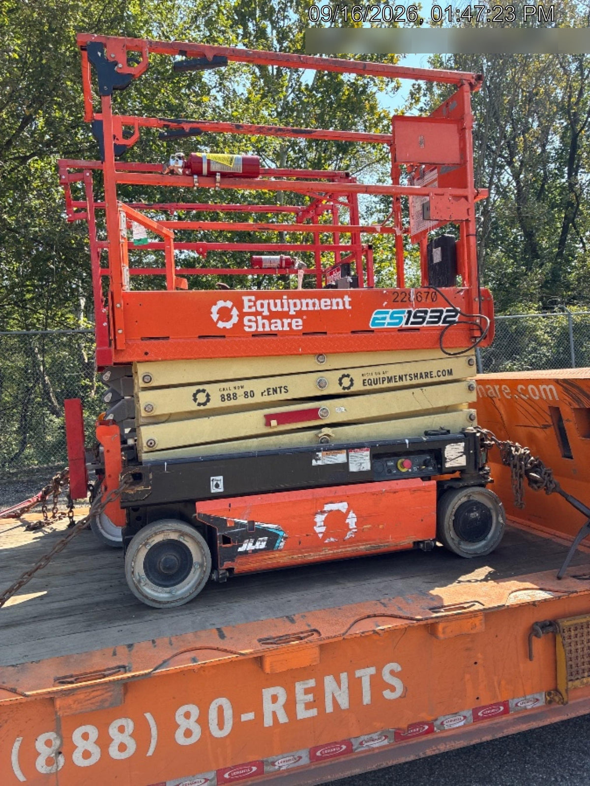 2022 JLG ES1932