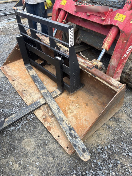 2025 ARROW MATERIAL HANDLING 48" Pallet Forks - Arrow