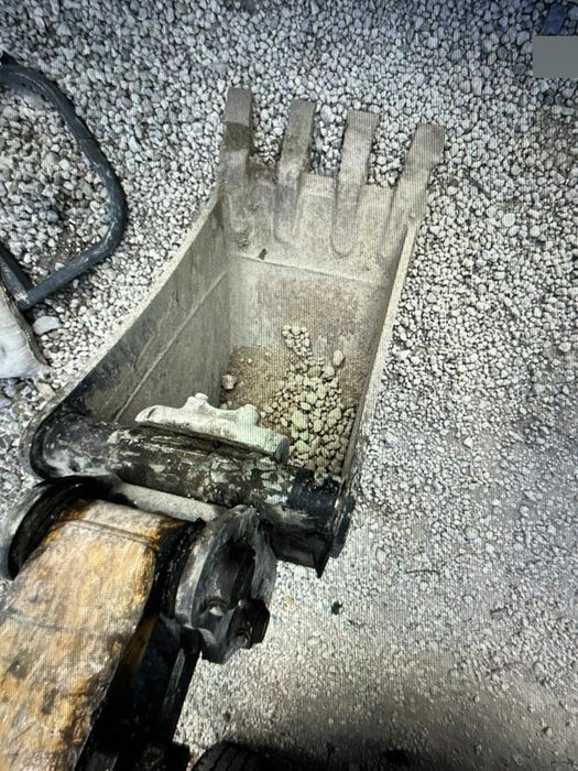 2024 SOLESBEE 18" Bucket - Solesbee