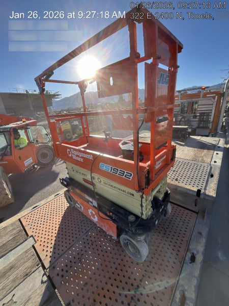 2023 JLG ES1932