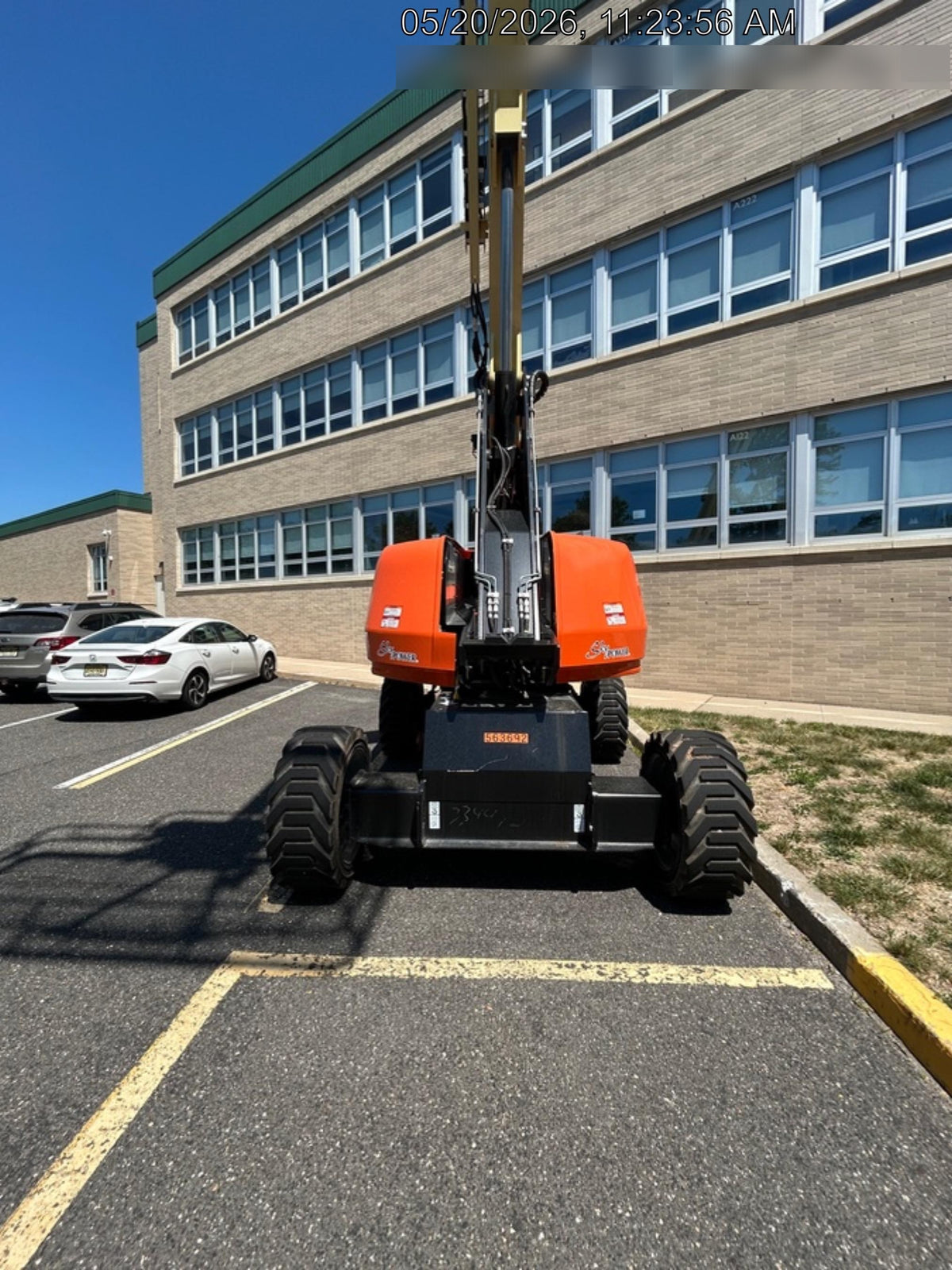 2025 JLG 660SJ