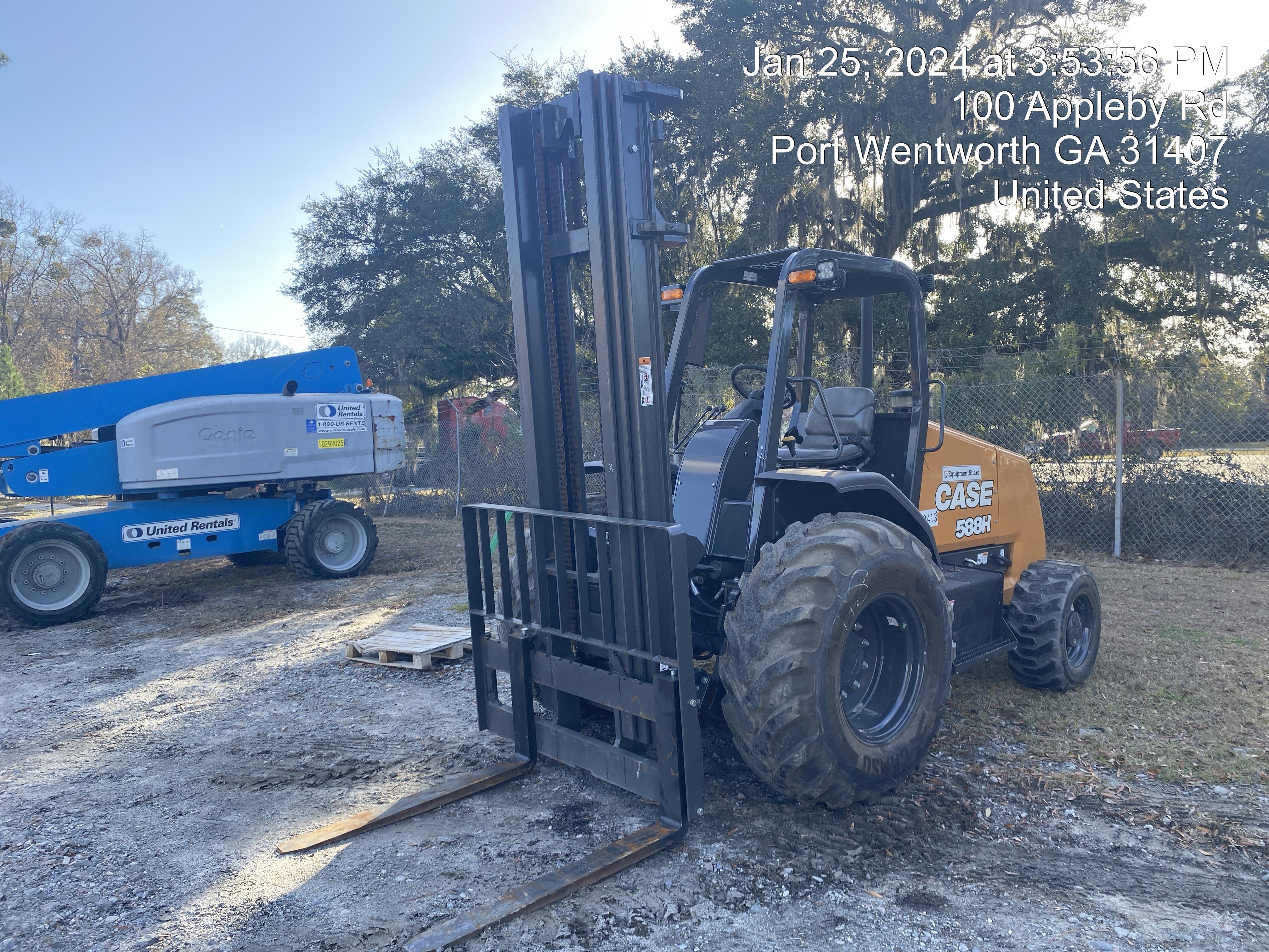 2023 CASE 588H