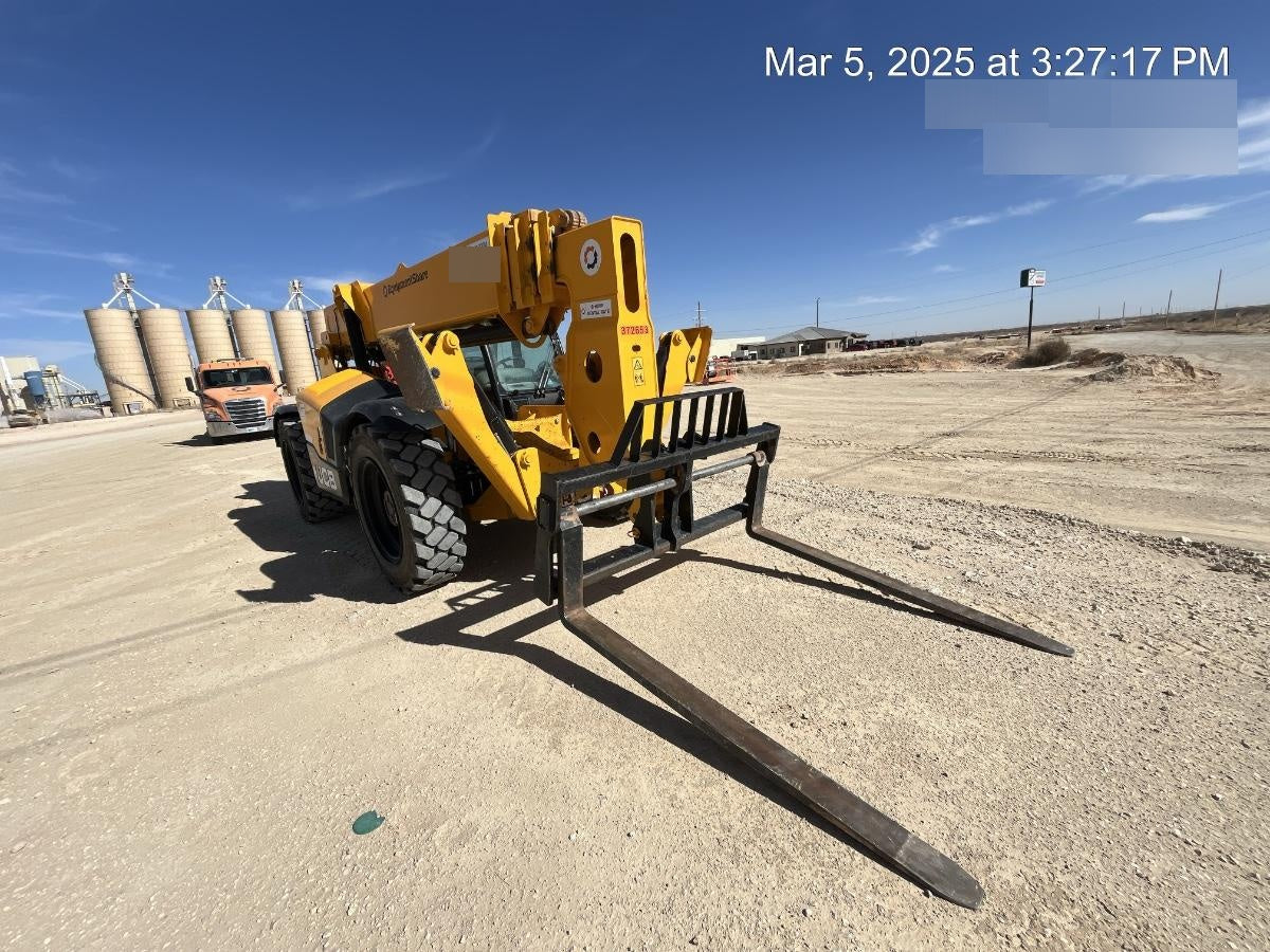 2023 JCB 510-56