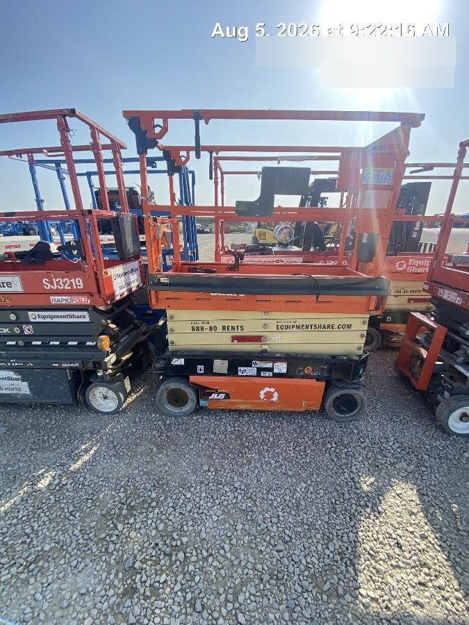 2025 JLG ES1932