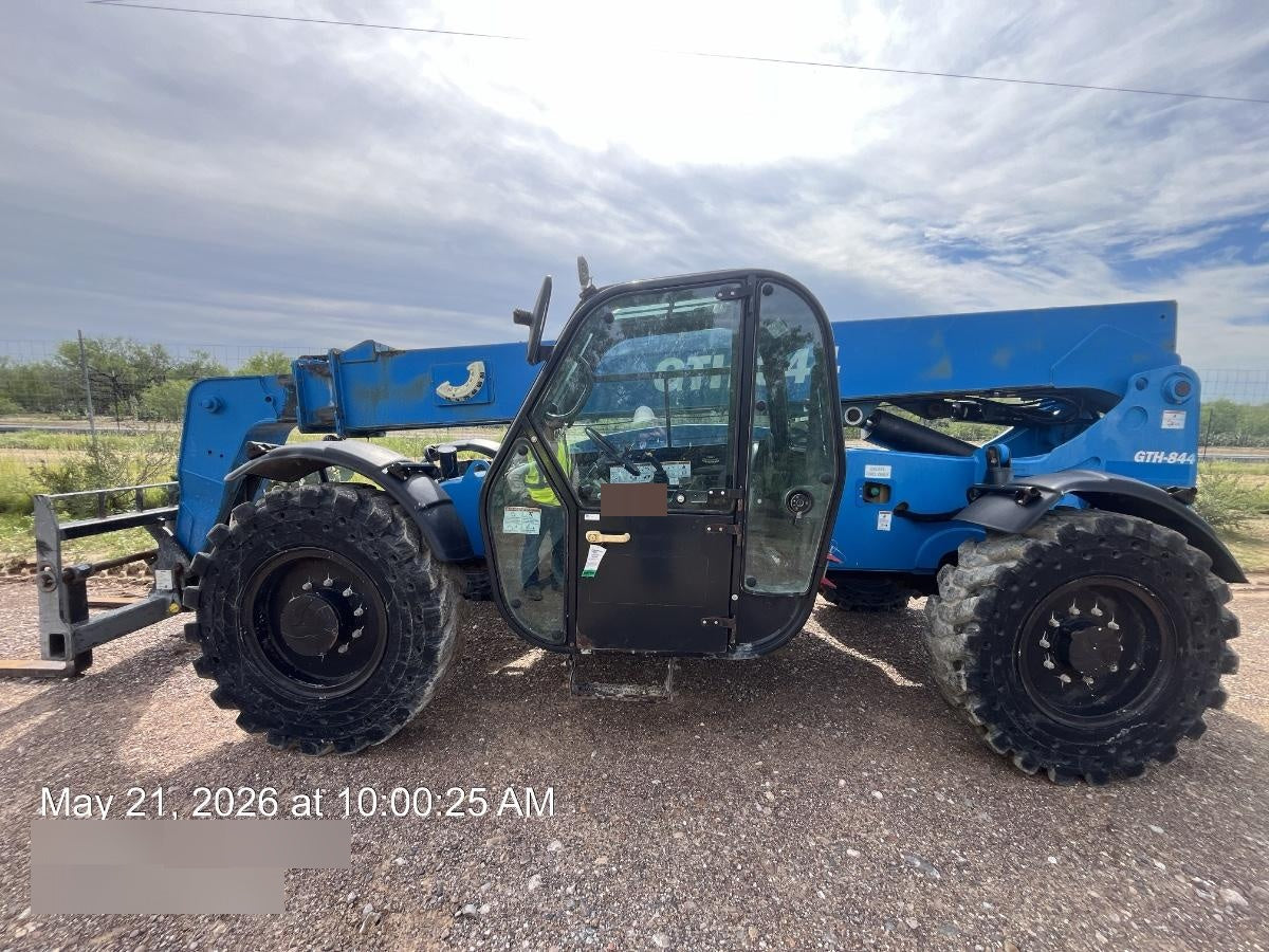 2019 Genie GTH-844 Genie GTH-844 w/Enclosed Cab w/HVAC, Work Lights, Solid Tires, Beacon, 60" Carriage and Forks
