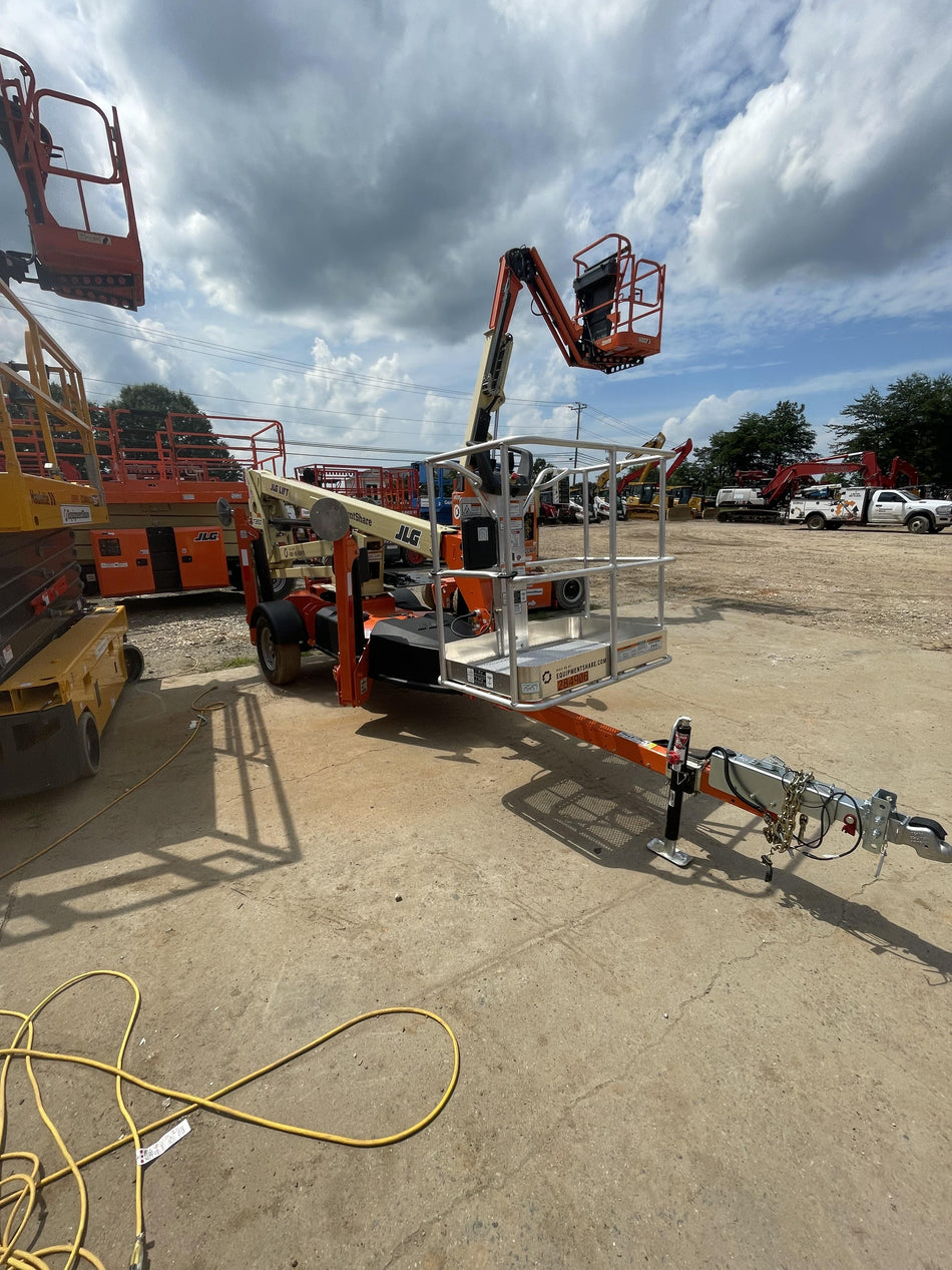 2022 JLG T350
